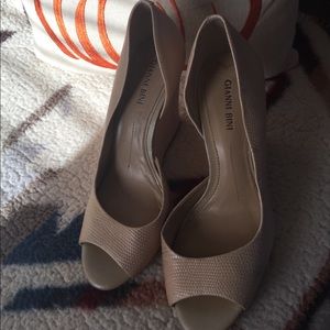 Gianni Bini blush wedge heels